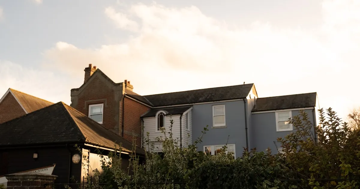 House Prices Rise as Middle East Crisis Threatens Economy