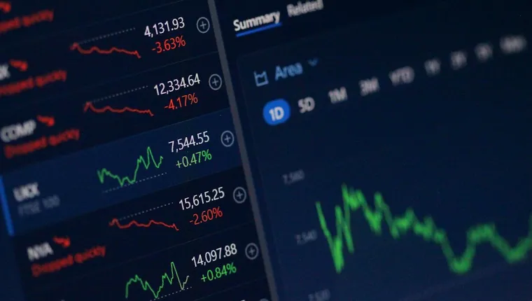Markets on Edge, AI Bubble Fears & the Over-50s Jobs Crisis