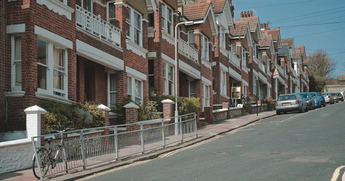 Rent Freeze Plans & War Impact: UK Finance Daily