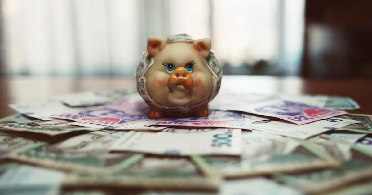 UK Finance Daily: Lost Savings, Tech Layoffs & Investment Push